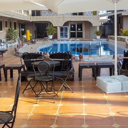 Lou Ralph Hotel 阿克拉 外观 照片