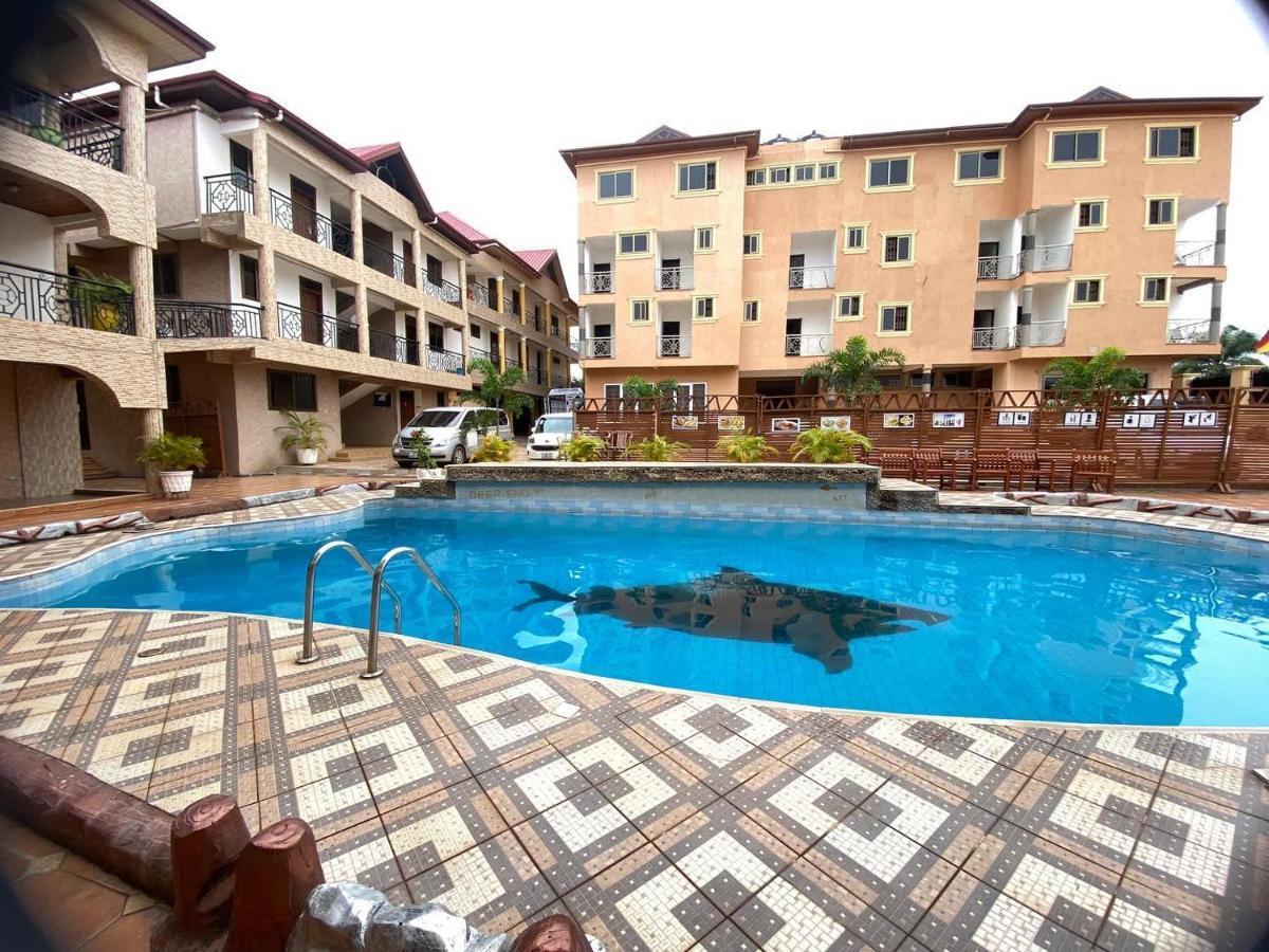 Lou Ralph Hotel 阿克拉 外观 照片