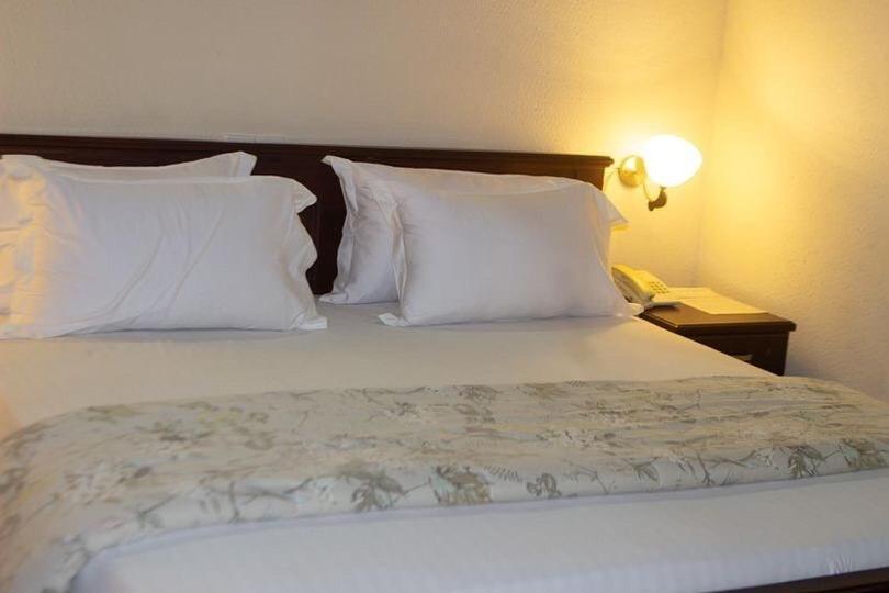Lou Ralph Hotel 阿克拉 外观 照片